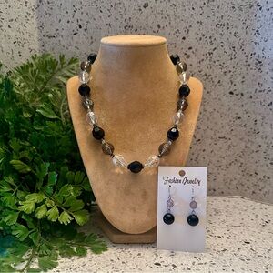 Tri color acrylic faceted bead necklace set